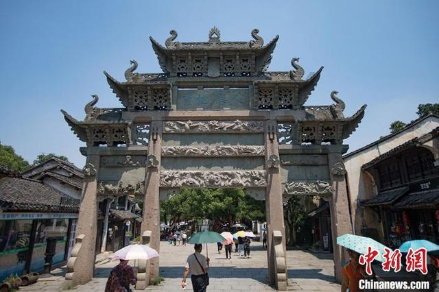 逃出豪华宫殿
